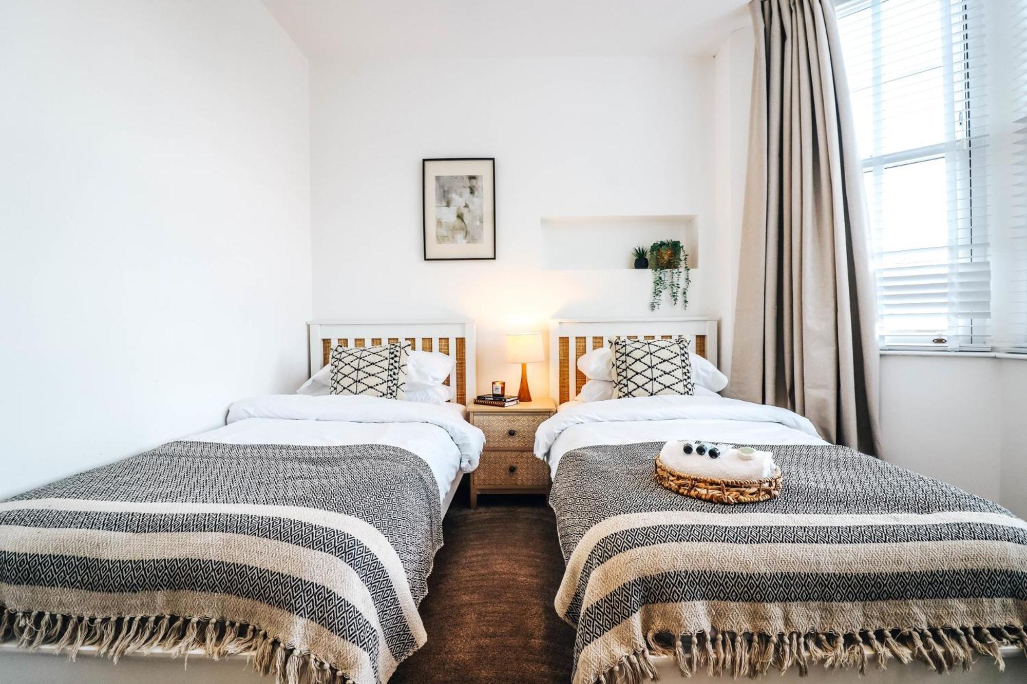 Principality View Apartment One, By Solace Stays Кардифф Экстерьер фото